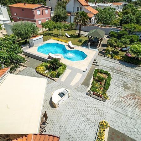 Villa Lulic Vir Exteriér fotografie