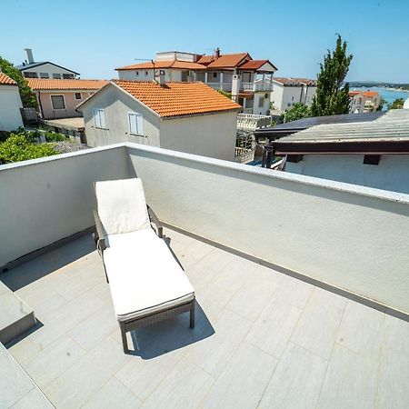 Villa Lulic Vir Exteriér fotografie