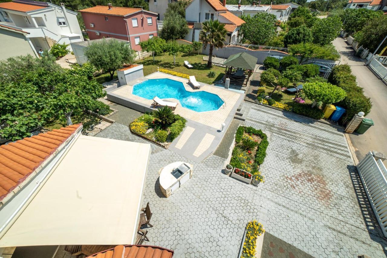 Villa Lulic Vir Exteriér fotografie