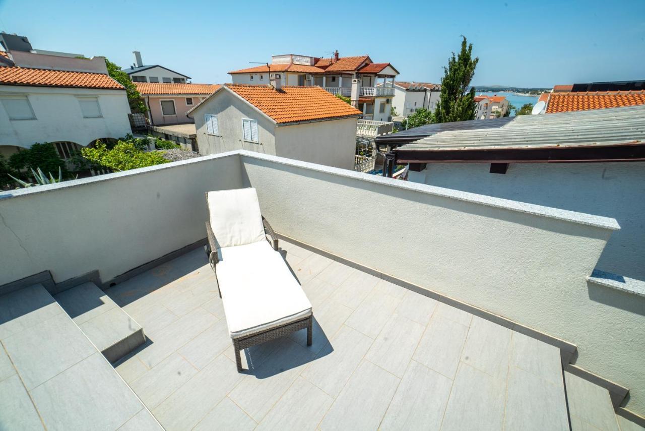 Villa Lulic Vir Exteriér fotografie